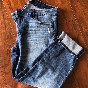 White House Black Market - The Skinny Crop Jean